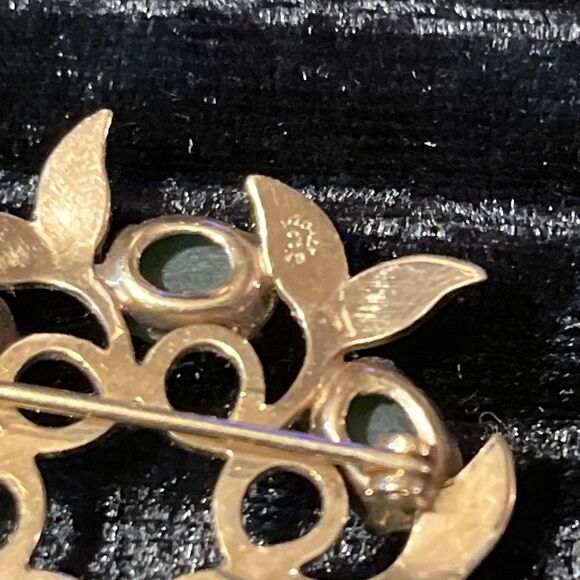 Vintage Curtis Creations 12k Gold Filled Nephrite Jade Round Brooch Pin 1.25” - Picture 5 of 6